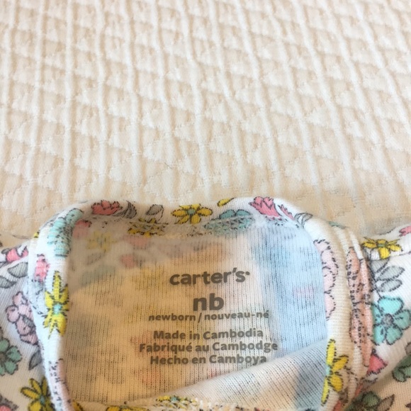 Carter’s Newborn Gowns (SET OF 5) - Picture 4 of 15